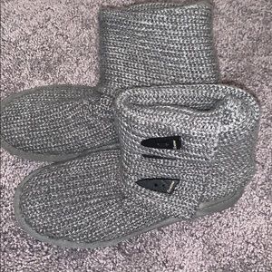 Knitted Bearpaw boots